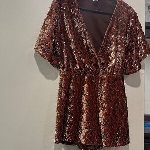VENUS Shimmering Sequin V-Neck Top - Copper Brown